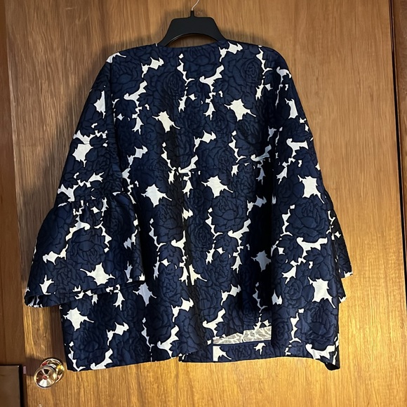 Lane Bryant 26/28 Blue white womens flowered jacket - Picture 2 of 4